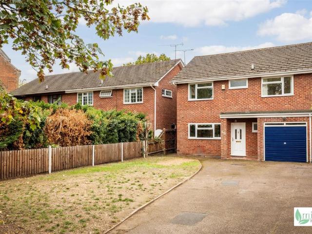 House for sale in Chalvey, Slough