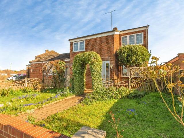 House for sale in Leighton-Linslade, Leighton Buzzard