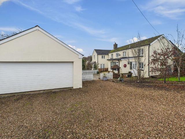 House for sale in Bromsberrow Heath, Gloucestershire