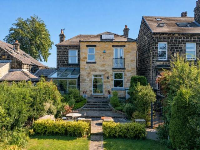 House for sale in Farsley, West Yorkshire