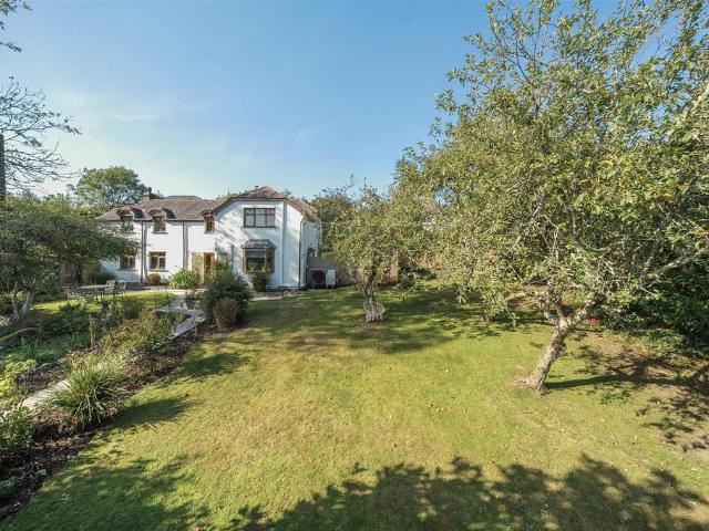 House for sale in Scorrier, Cornwall