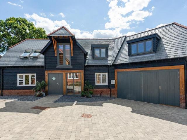 House for sale in Seasalter, Canterbury