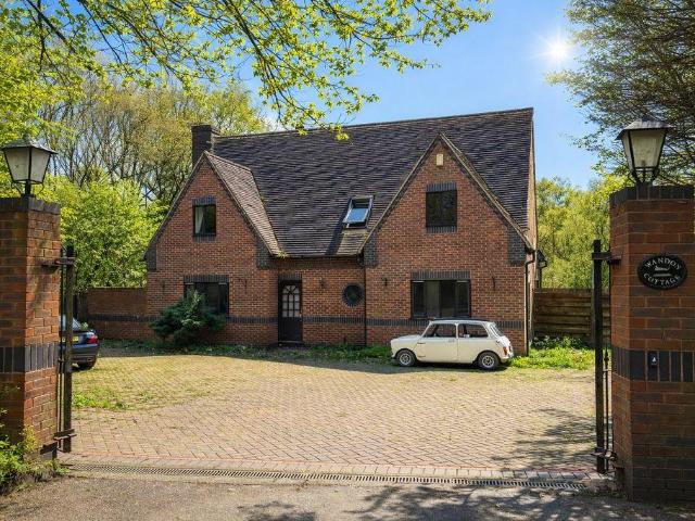 House for sale in Chadsmoor, Staffordshire