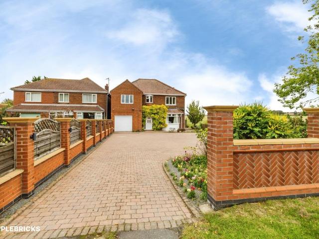 House for sale in Bracebridge Heath, North Kesteven