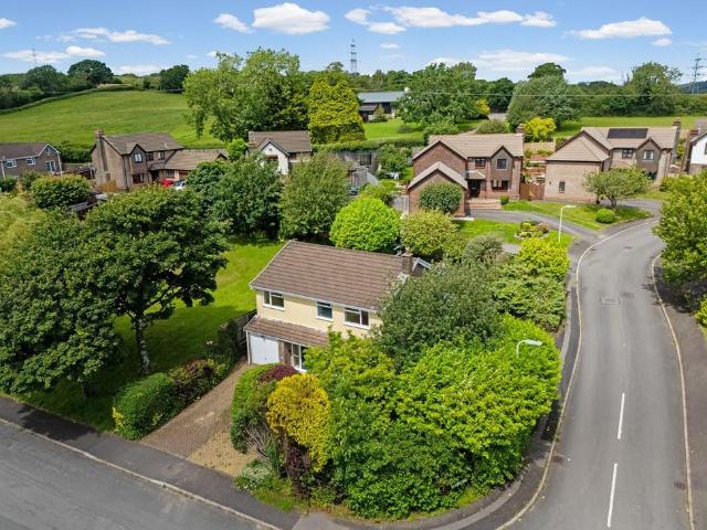 House for sale in Llantwit Fardre, Church Village