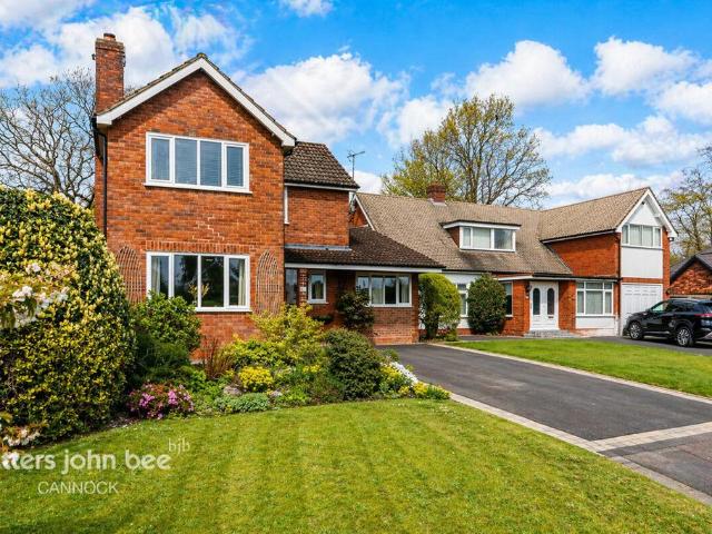 House for sale in Broomhill, Chadsmoor