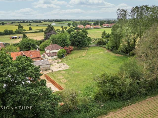 House for sale in Skeyton, Comers