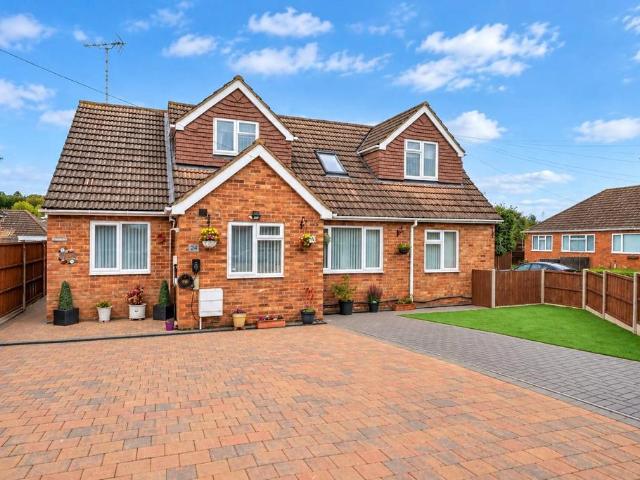 House for sale in Heath And Reach, Bedfordshire