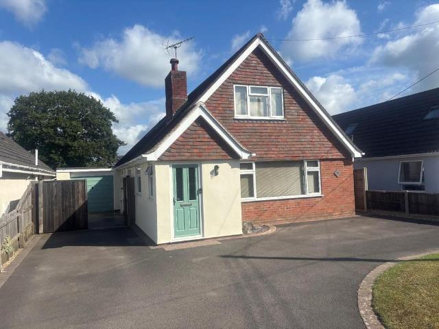 House for sale in Highcliffe