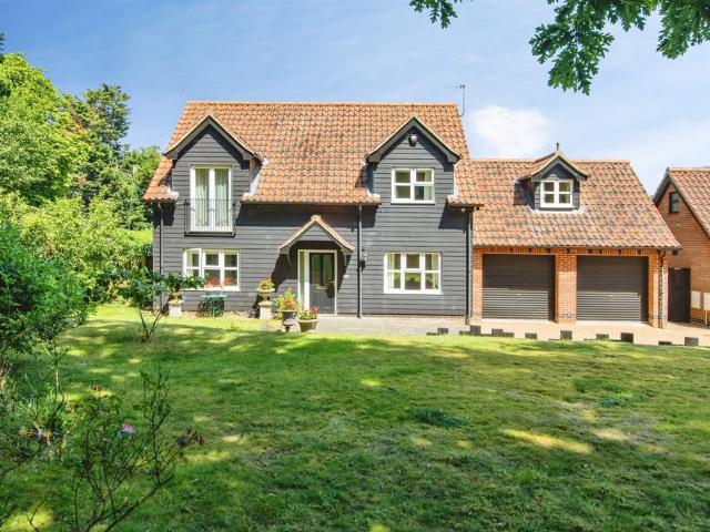 House for sale in Eastbridge, Suffolk