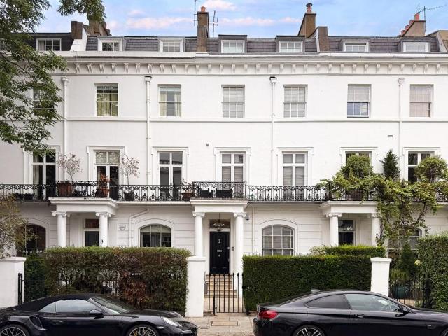 House for sale in Brompton, Greater London
