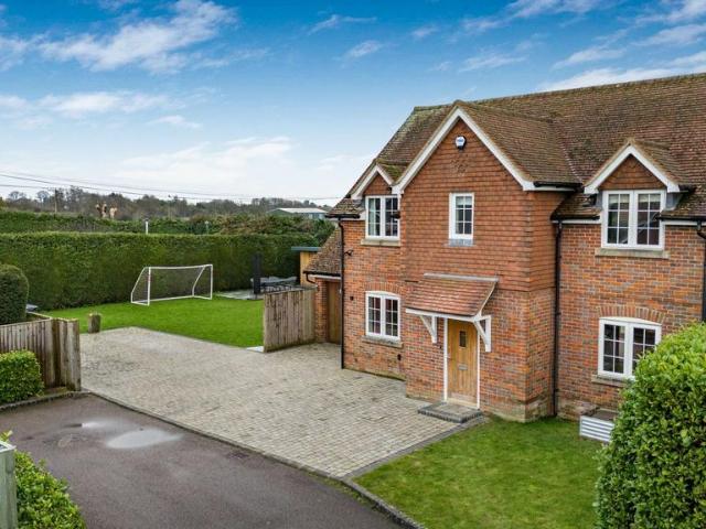 House for sale in Stokenchurch, Buckinghamshire