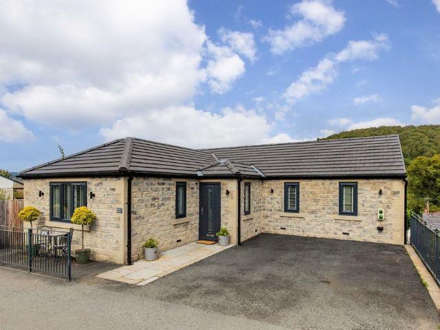 House for sale in Triangle, Ripponden