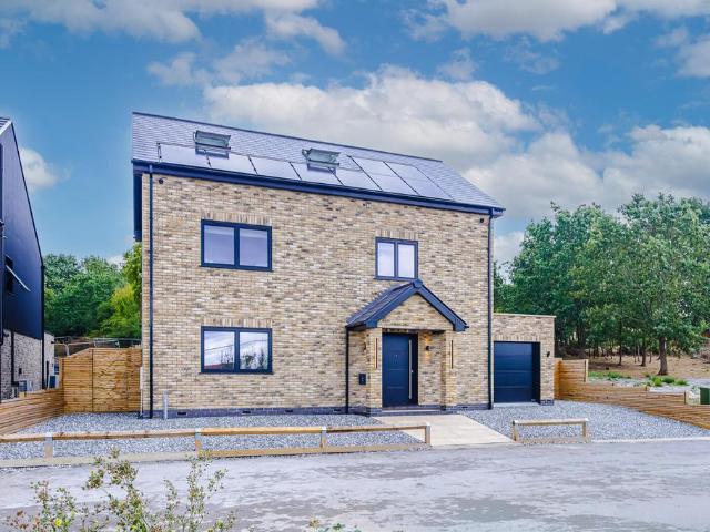 House for sale in Steeple View, Essex