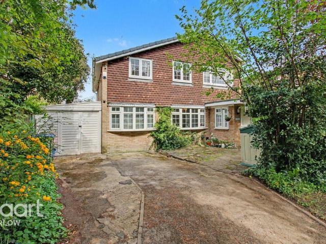 House for sale in Roydon, Epping