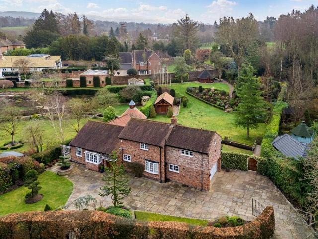 House for sale in Prestbury