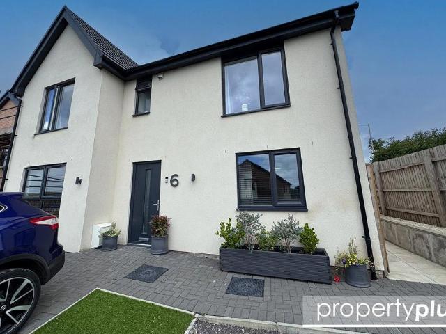 House for sale in Tonyrefail, Coedely