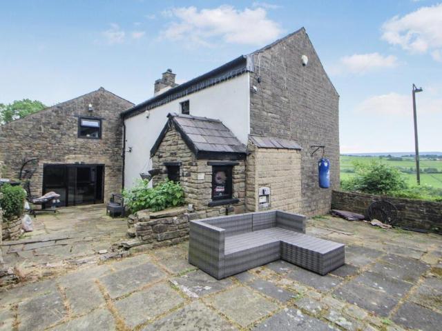 House for sale in Charlesworth, East Midlands