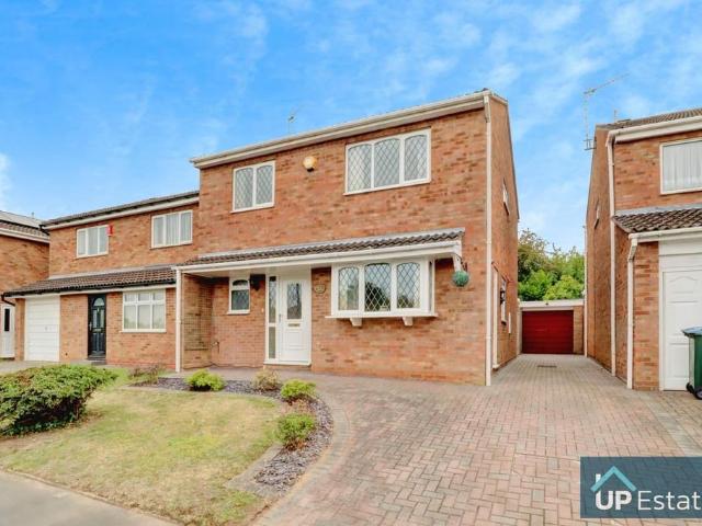 House for sale in Clifford Park, West Midlands