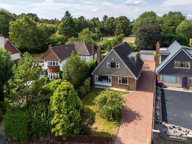 House for sale in Aldersley, Stockwell End