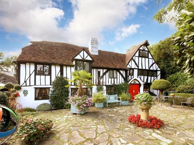 House for sale in Pinner, Greater London