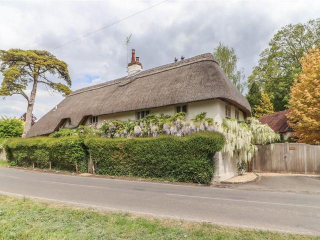 House for sale in Barton Stacey, Hampshire