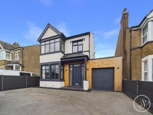House for sale in Whitkirk, Colton