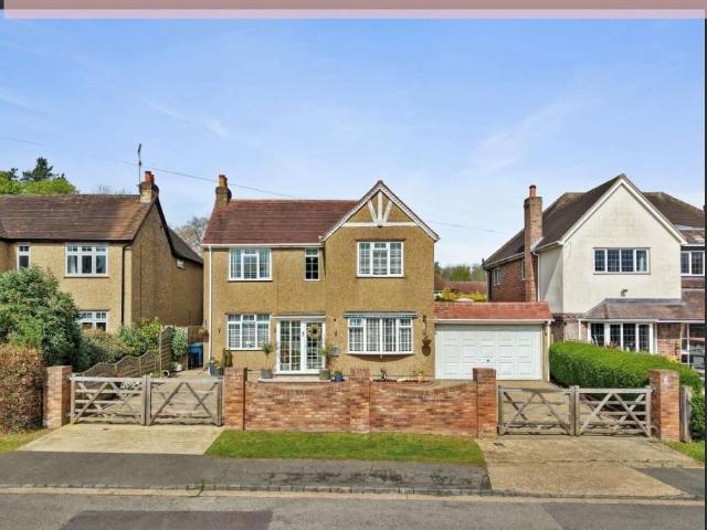 House for sale in Chalfont St. Peter, Denham