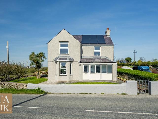 House for sale in Llynfaes, Wales