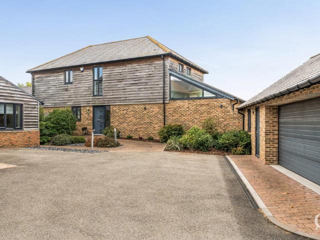 House for sale in Oad Street, Kent