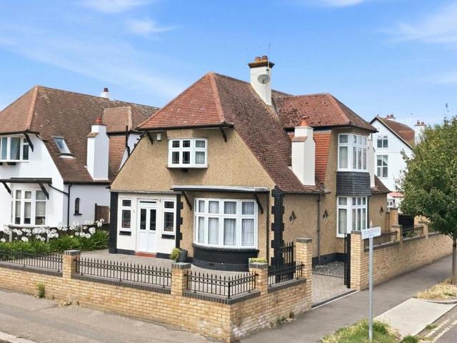 House for sale in Alton Barnes, Essex
