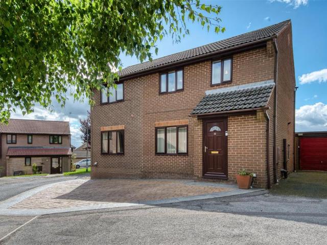House for sale in Froggatt, East Midlands