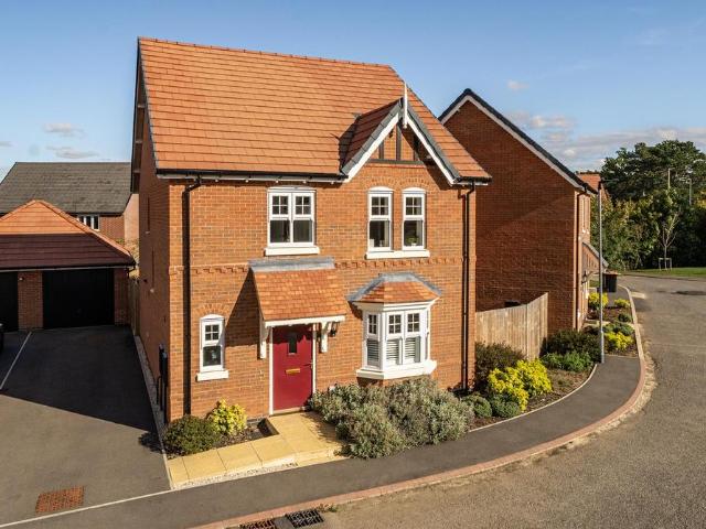 House for sale in Queens Park, Bedford