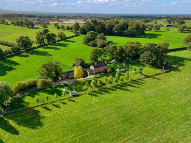 House for sale in Eaton