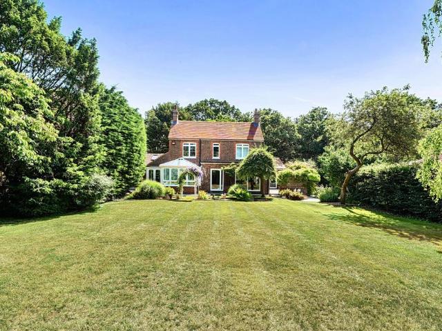 House for sale in Littlecote, West Sussex