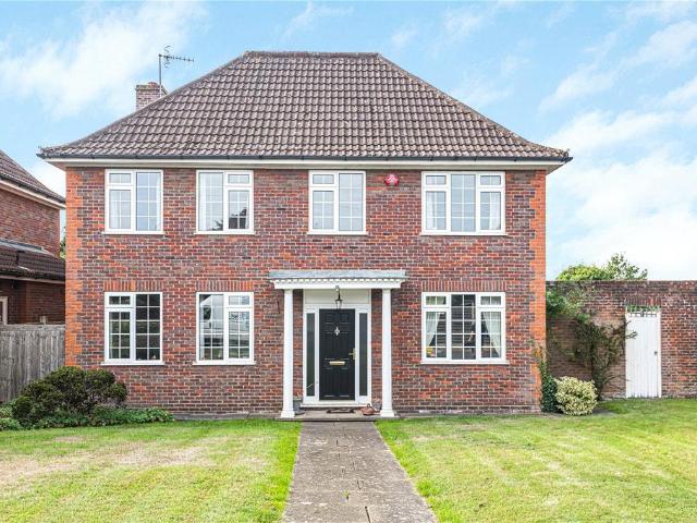 House for sale in Battlers Green, Hertsmere