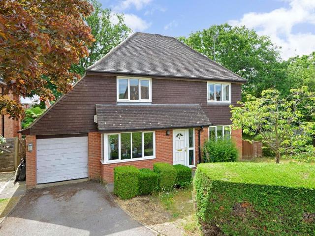 House for sale in Fole, Surrey