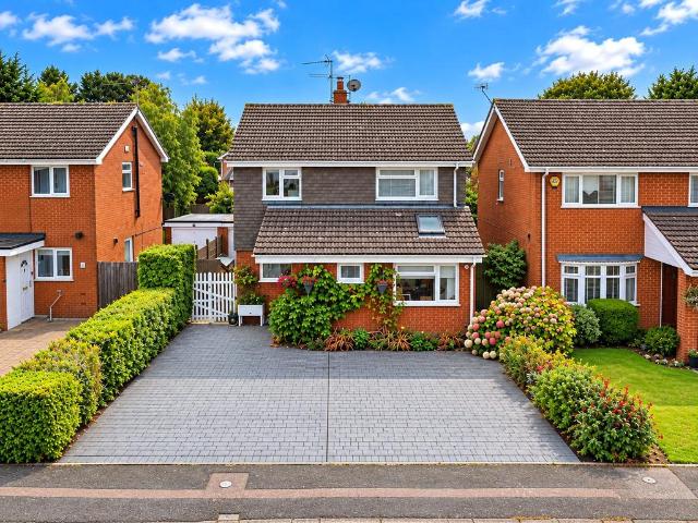 House for sale in Toddington, Central Bedfordshire