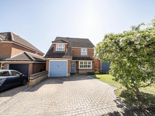 House for sale in Chipping Hill, Essex