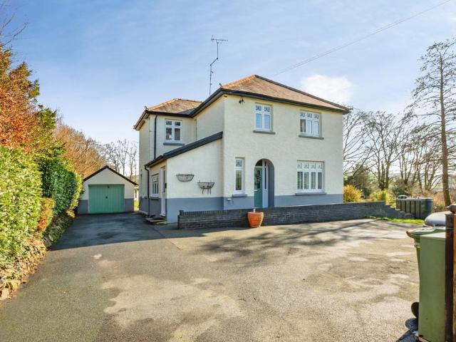 House for sale in Cynwyl Gaeo, Ffarmers