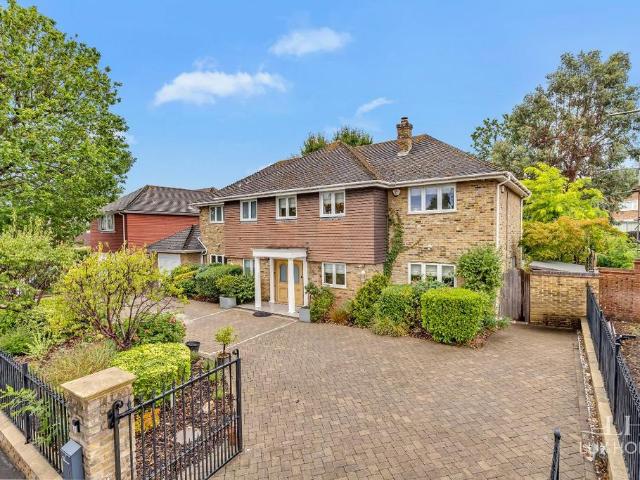 House for sale in Emerson Park, Greater London