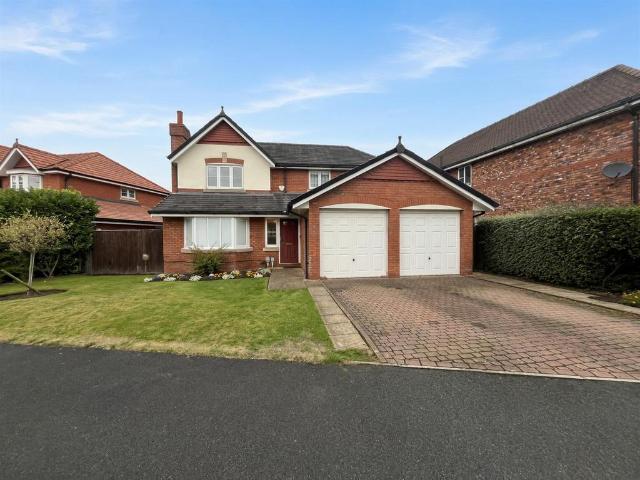 House for sale in Colshaw Farm, Wilmslow