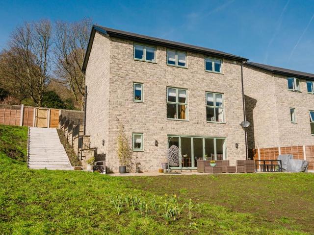 House for sale in Triangle, Ripponden