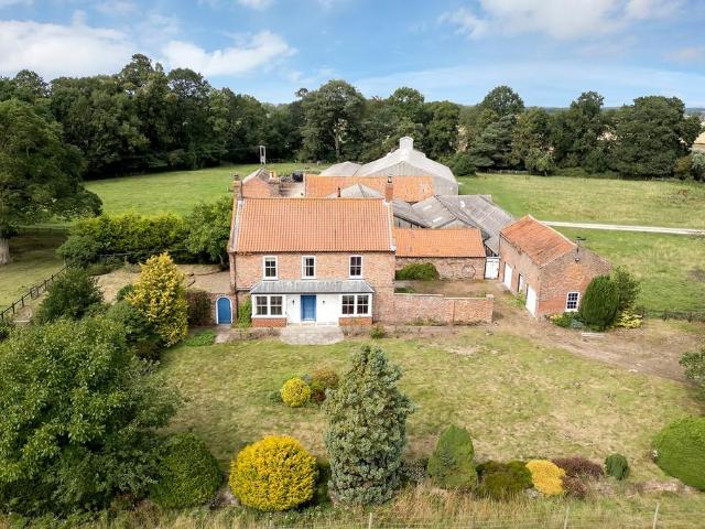 House for sale in High Field, York