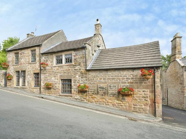 House for sale in Froggatt, East Midlands