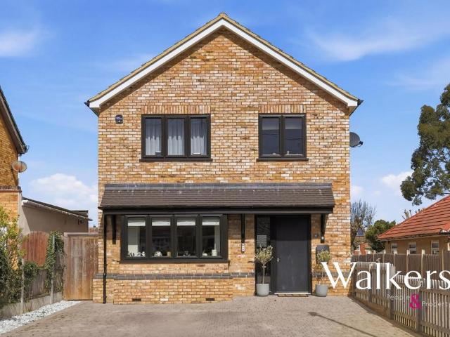 House for sale in Navestock Side, Essex