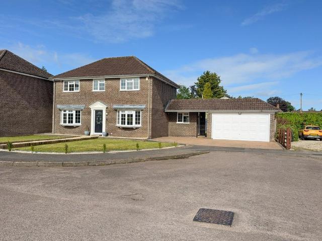 House for sale in Speen