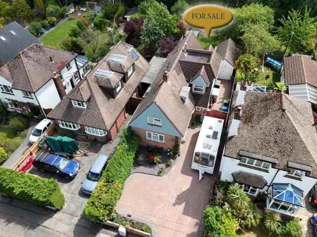 House for sale in Oakley, Merley