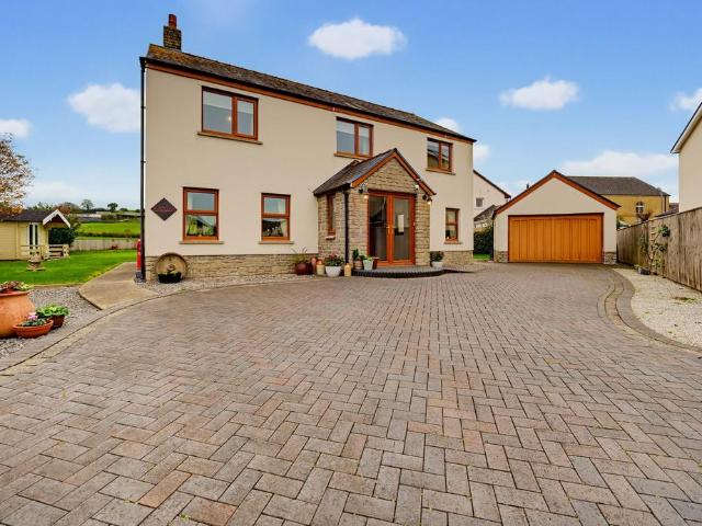 House for sale in Llanddarog, Porthyrhyd