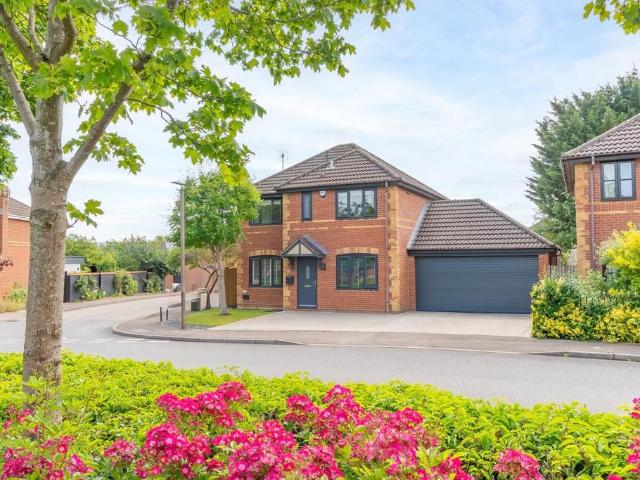 House for sale in Monkston Park, Milton Keynes